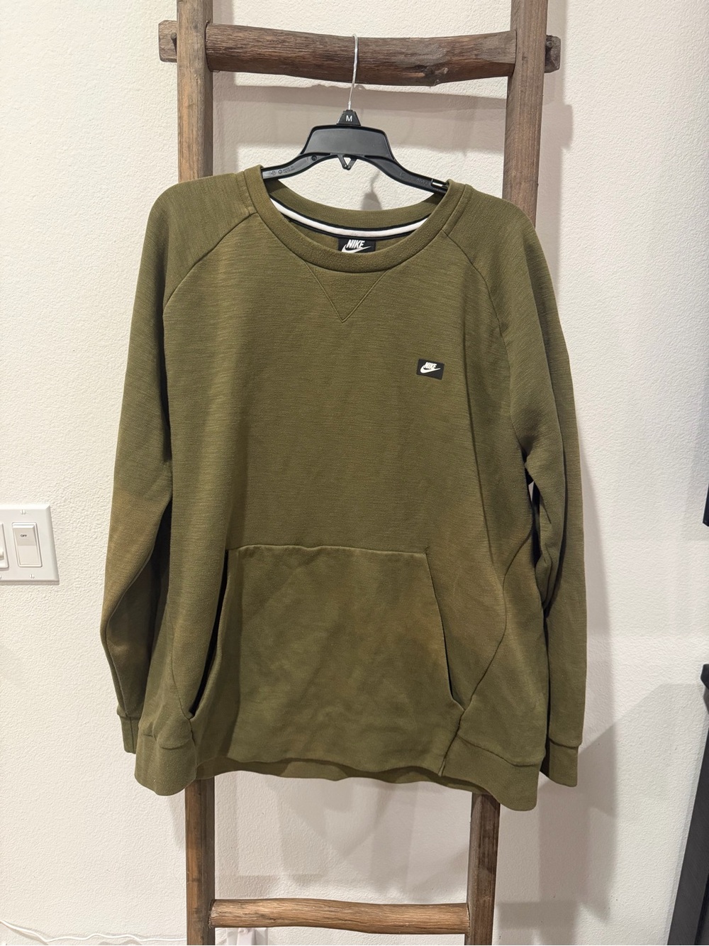 Nike Men's Olive Green Crewneck Sweatshirt
